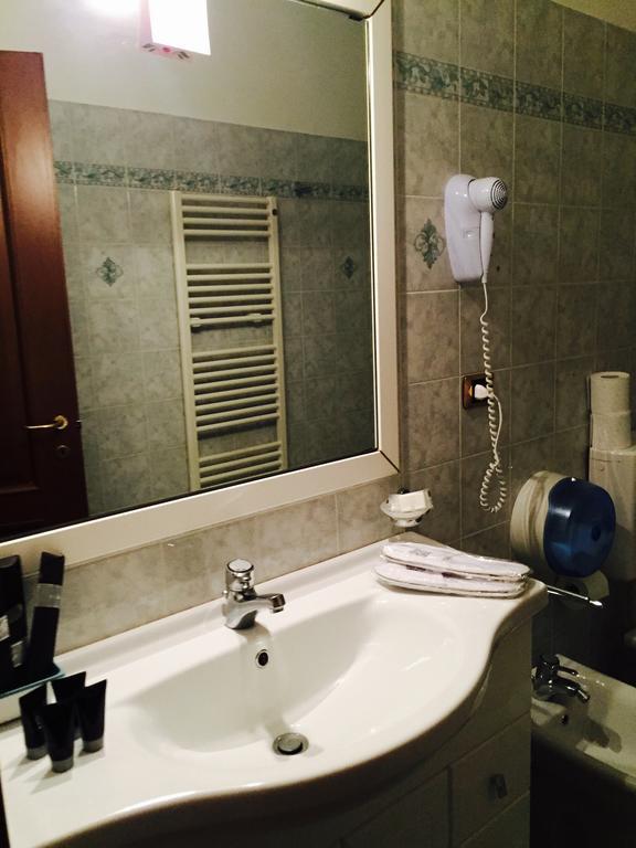 Hotel Martin ヴォルピャーノ エクステリア 写真
